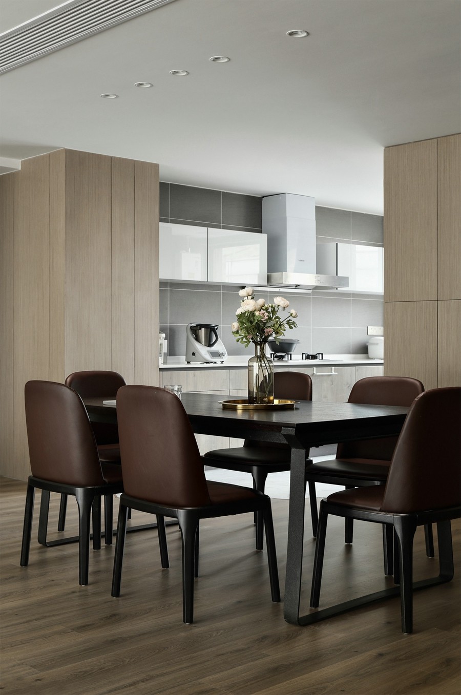 現(xiàn)代簡約風格一居室廚房裝修效果圖