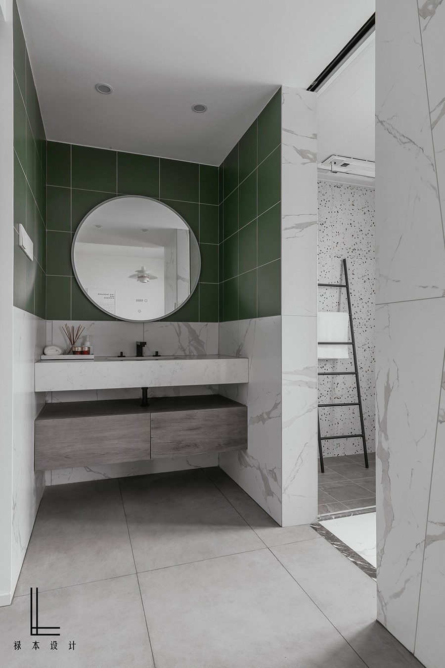 現(xiàn)代簡(jiǎn)約風(fēng)格三居室衛(wèi)生間裝修效果圖