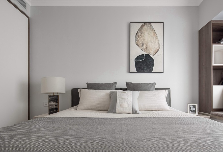 合景映月臺現(xiàn)代簡約風(fēng)格四居室臥室裝修效果圖